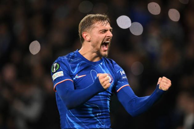 Dewsbury-Hall có bàn thắng đầu tiên cho Chelsea.